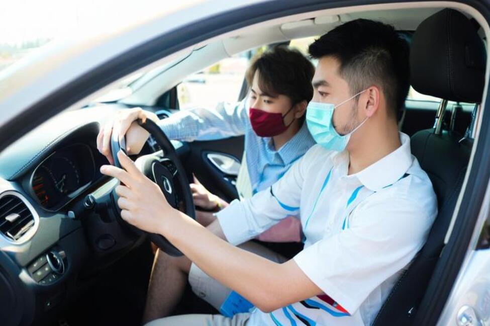 2026年上海拿到驾照后多久可以上高速？